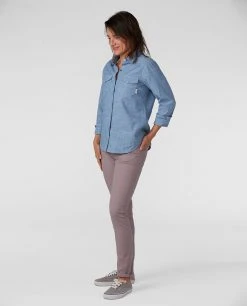 Best Pirce 👏 Stio Women's Ashton Chambray 👕 Shirt - Past Season 👏 34 Best Pirce 👏 Stio Women's Ashton Chambray 👕 Shirt - Past Season 👏 -Stio Sales Shop W Ashton Chambray Shirt Light Chambray 3 1cf3756b 288f 4143 958e d661bac44132